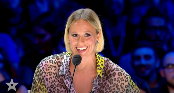 Jury member Federica Pellegrini is thrilled by Marco's magic show